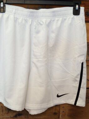 NEW NIKE men's court 7'' dri fit victory short in white/black